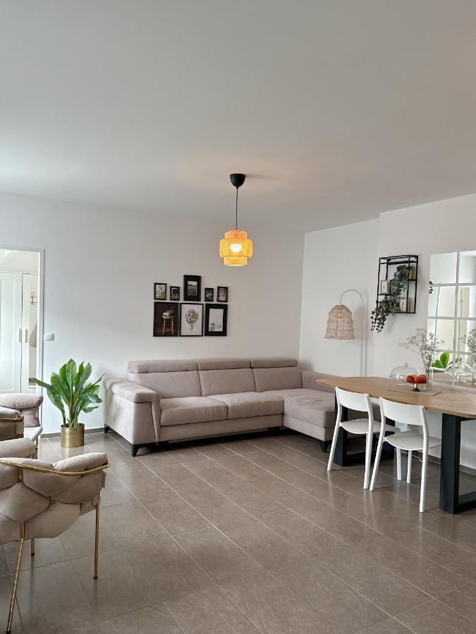Apartamento Modernes Haus Naehe Parndorf Bruck an der Leitha Exterior foto